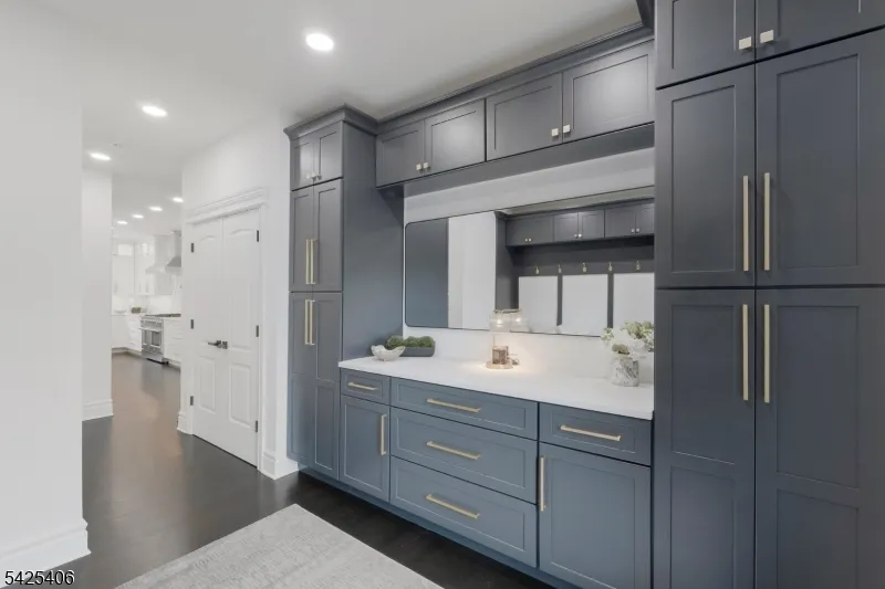 19 Amira Ln Kinnelon, NJ 07405
