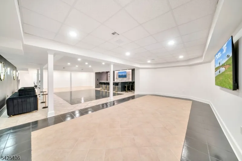 19 Amira Ln Kinnelon, NJ 07405