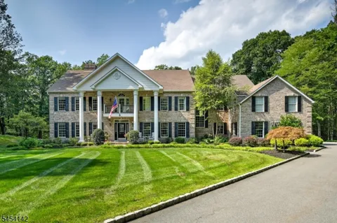 29 Douglas Dr