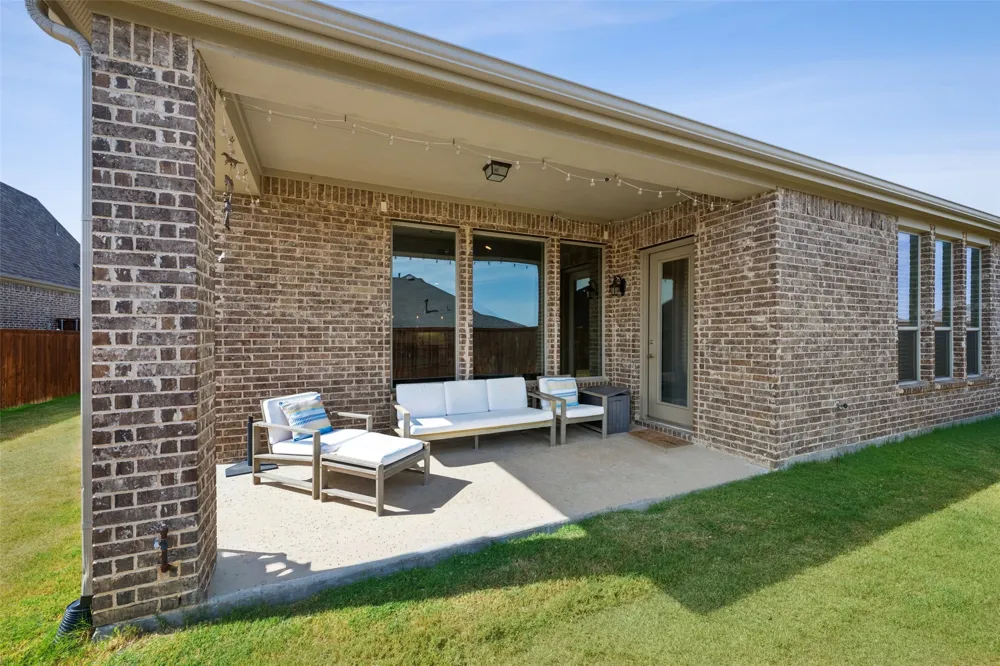 1116 Broadmoor Way Roanoke, TX 76262