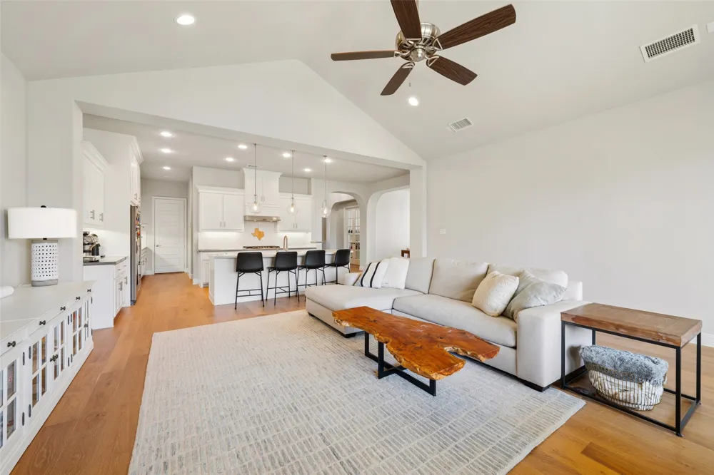 1116 Broadmoor Way Roanoke, TX 76262