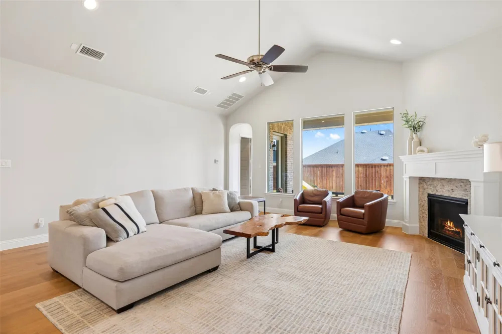 1116 Broadmoor Way Roanoke, TX 76262