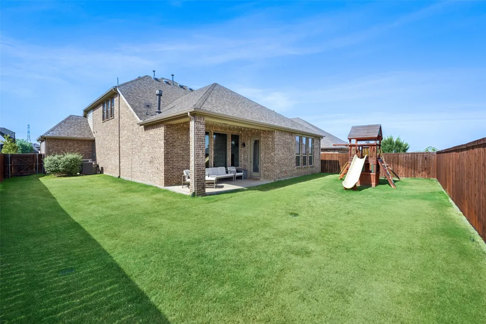 1116 Broadmoor Way Roanoke, TX 76262