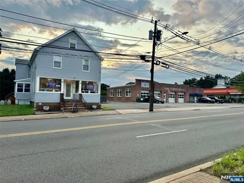 16-18 Livingston Avenue