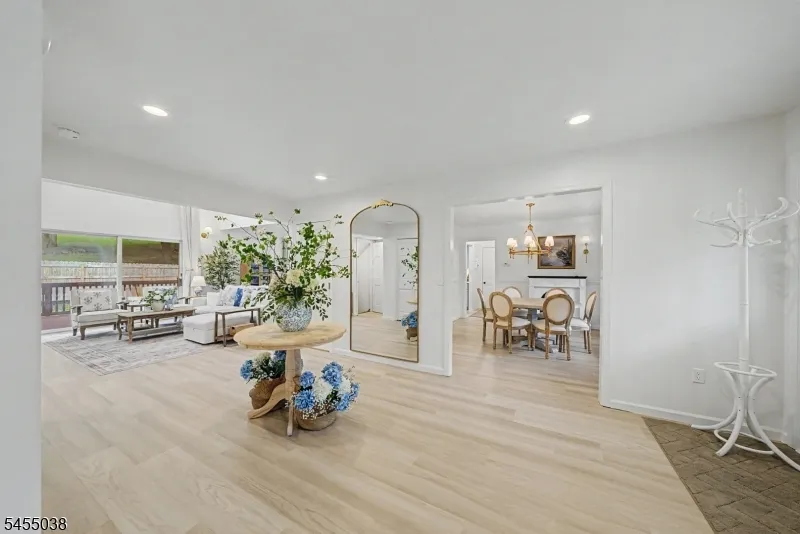 105 Nightingale Rd Hope, NJ 07825