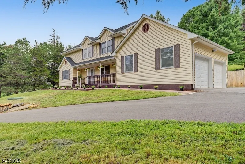 105 Nightingale Rd Hope, NJ 07825