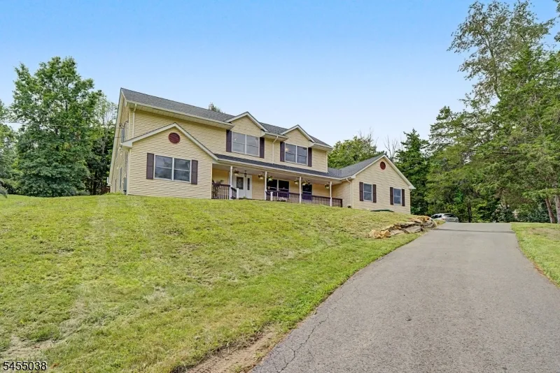 105 Nightingale Rd Hope, NJ 07825