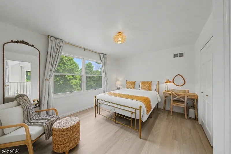 105 Nightingale Rd Hope, NJ 07825
