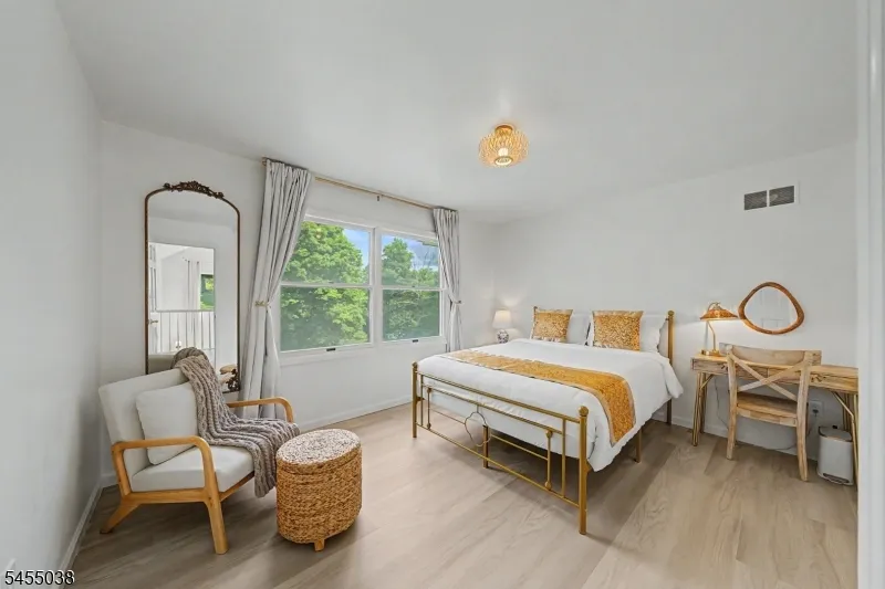 105 Nightingale Rd Hope, NJ 07825