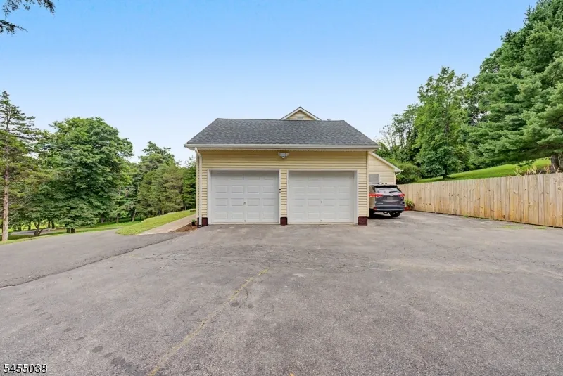 105 Nightingale Rd Hope, NJ 07825
