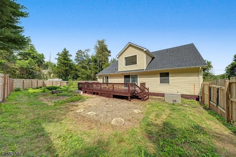 105 Nightingale Rd Hope, NJ 07825