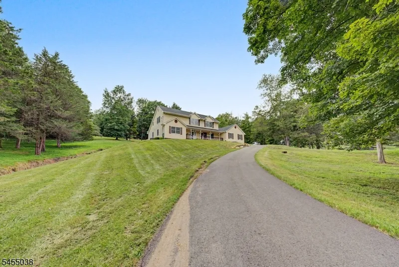 105 Nightingale Rd Hope, NJ 07825