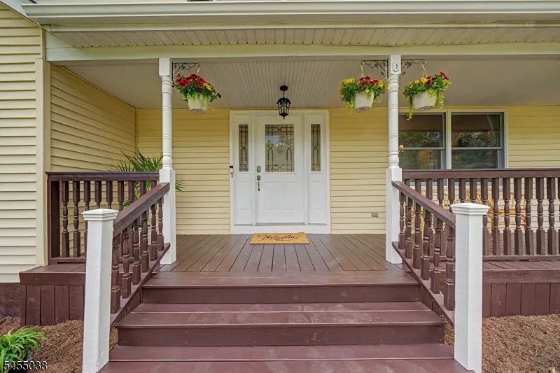 105 Nightingale Rd Hope, NJ 07825
