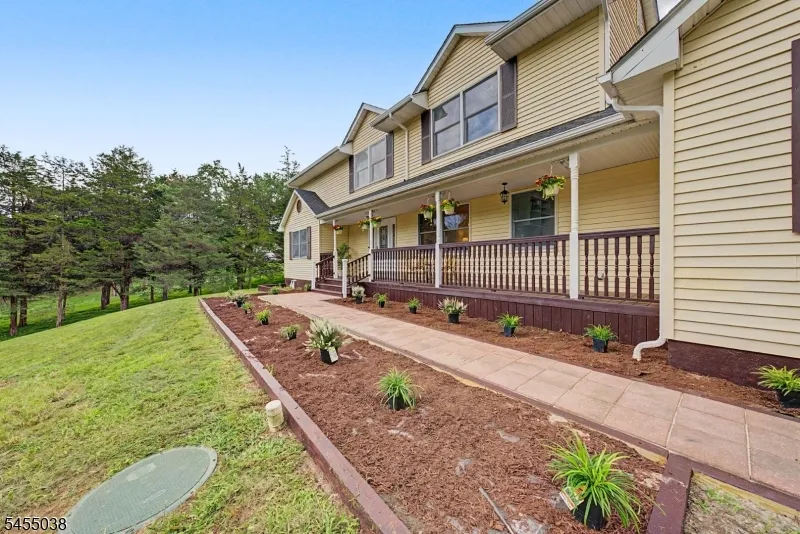 105 Nightingale Rd Hope, NJ 07825