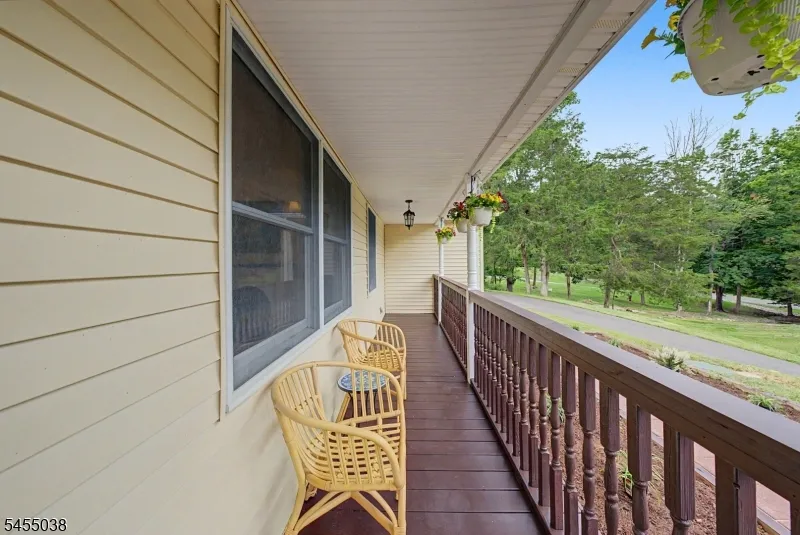 105 Nightingale Rd Hope, NJ 07825