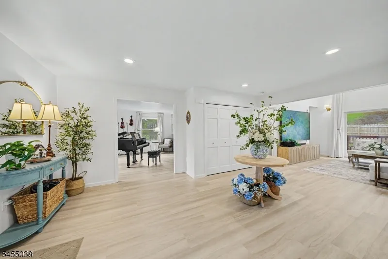 105 Nightingale Rd Hope, NJ 07825