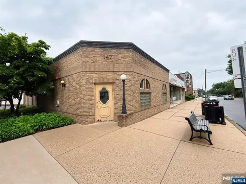 139-149 Cedar Lane unit#1
