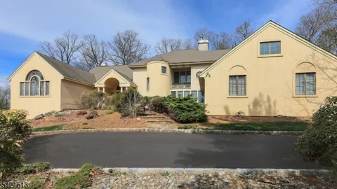 15 Glenview Dr