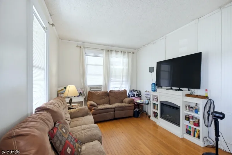401 Summit ave Westville, NJ 08093