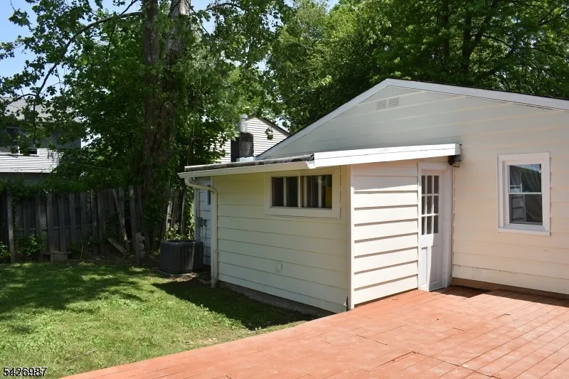 49 Mohawk Ave Parsippany-Troy Hills, NJ 07034
