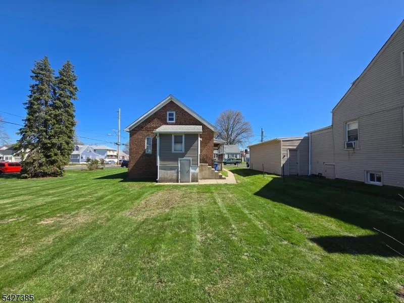 117 Grant St Linden City, NJ 07036