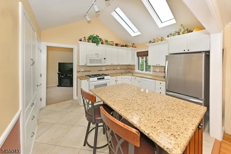 393 Gregory Rd Paramus, NJ 07652