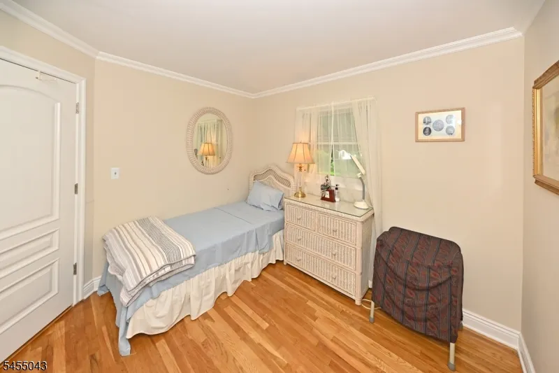 393 Gregory Rd Paramus, NJ 07652