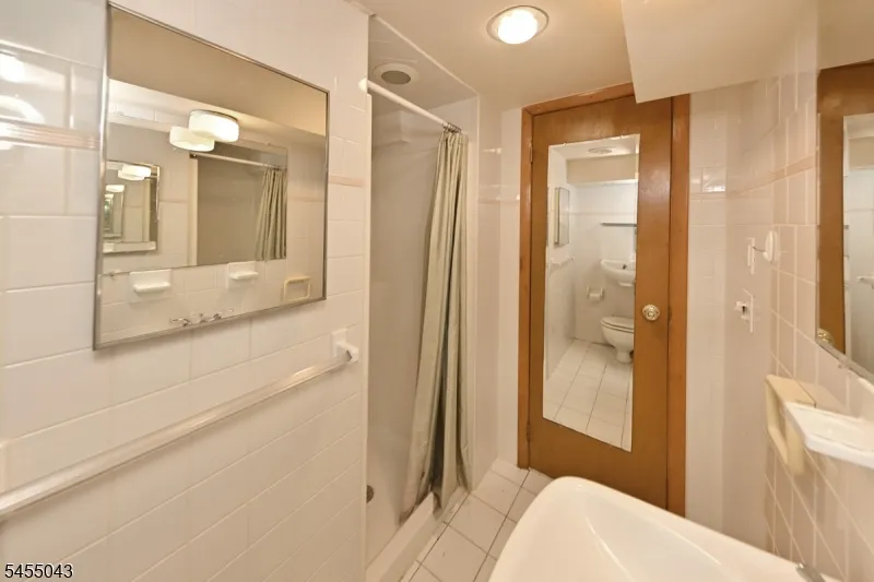 393 Gregory Rd Paramus, NJ 07652