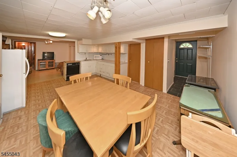 393 Gregory Rd Paramus, NJ 07652