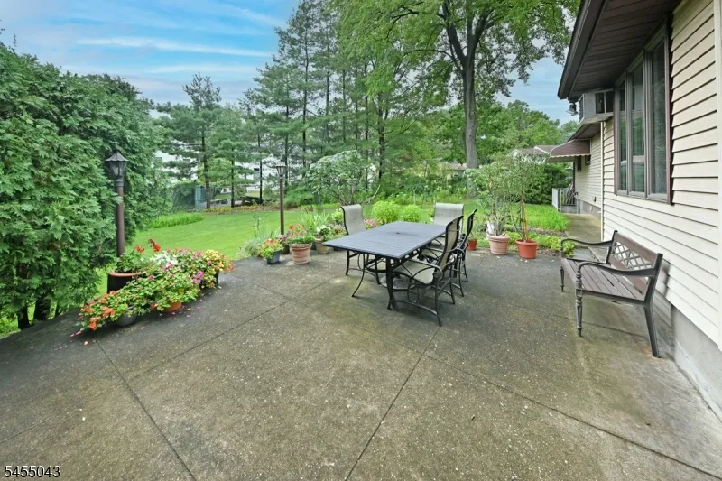 393 Gregory Rd Paramus, NJ 07652