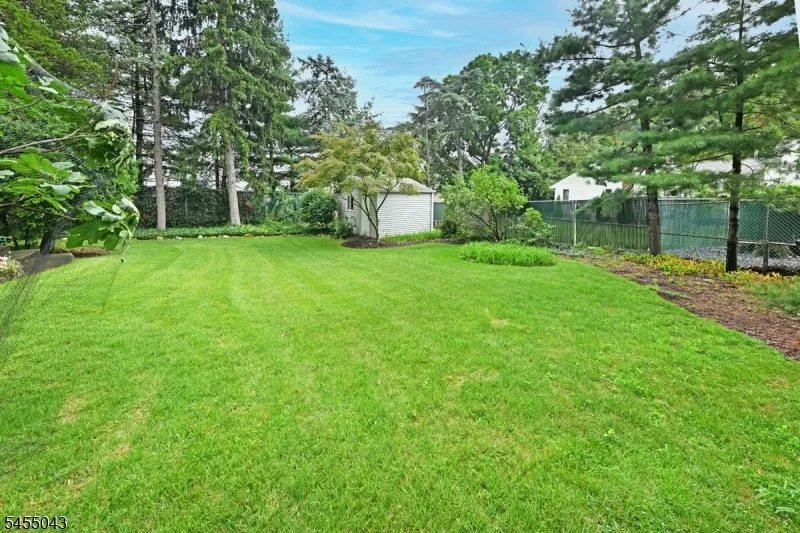 393 Gregory Rd Paramus, NJ 07652