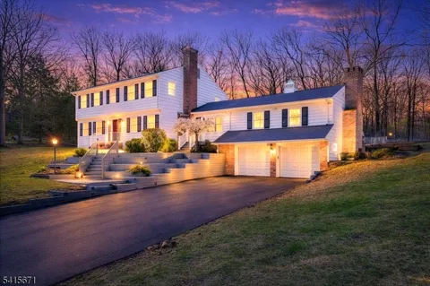 54 Robin Glen Rd
