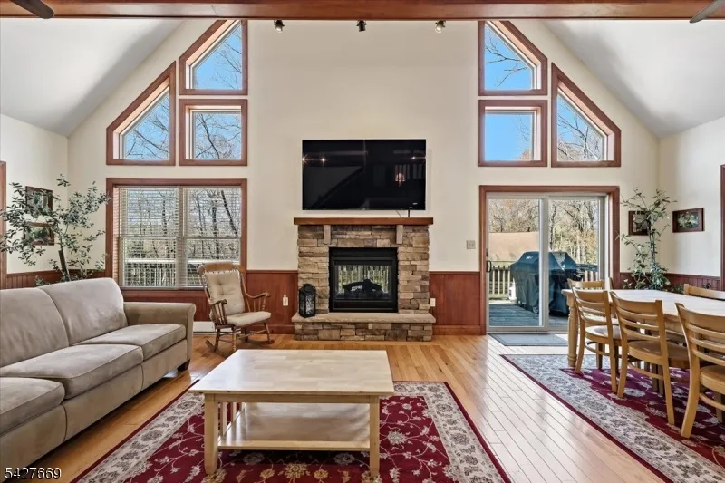 12 Lupine Pennsylvania, NJ 18624