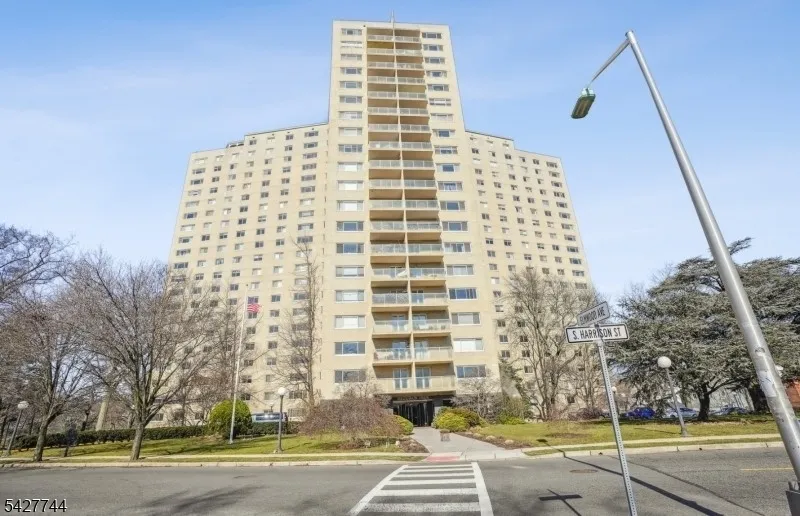 377 S Harrison Street 15D #15D Unit 15D East Orange City, NJ 07018