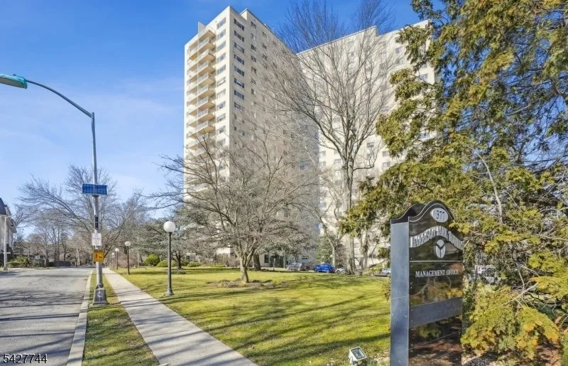377 S Harrison Street 15D #15D Unit 15D East Orange City, NJ 07018