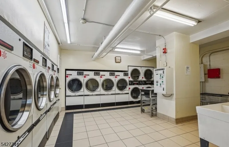 377 S Harrison Street 15D #15D Unit 15D East Orange City, NJ 07018