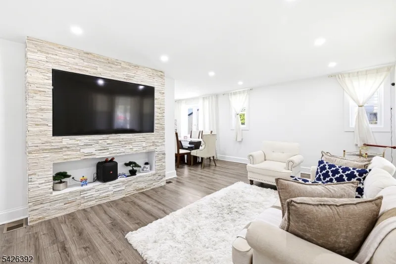 202 Arch St Delran, NJ 08075