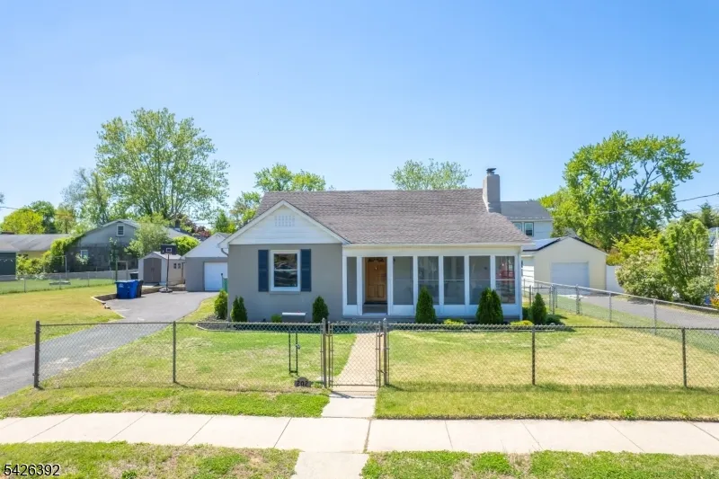 202 Arch St Delran, NJ 08075