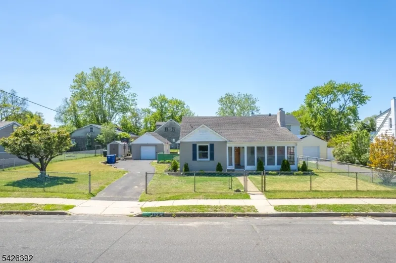 202 Arch St Delran, NJ 08075