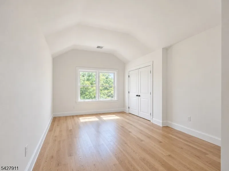 6 Exeter Ln Hardyston, NJ 07419