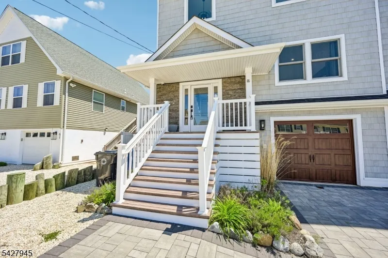 65 Sylvia Ln Stafford, NJ 08050