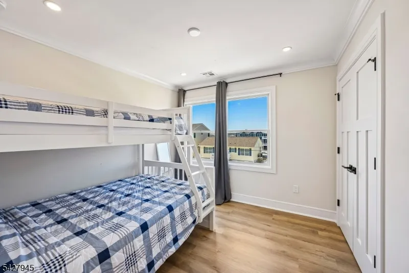 65 Sylvia Ln Stafford, NJ 08050