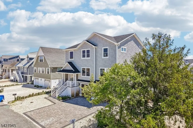 65 Sylvia Ln Stafford, NJ 08050