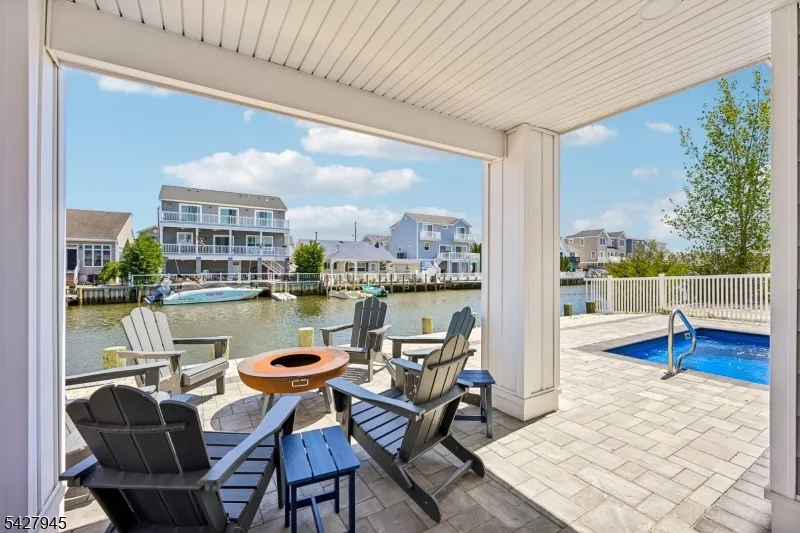 65 Sylvia Ln Stafford, NJ 08050