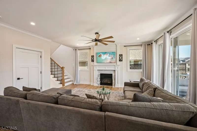 65 Sylvia Ln Stafford, NJ 08050