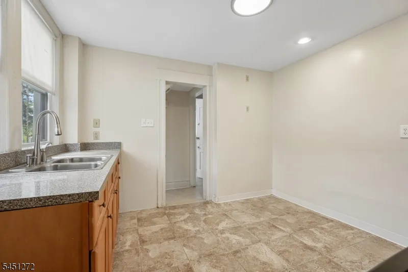 14 Scheerer Ave Newark City, NJ 07112