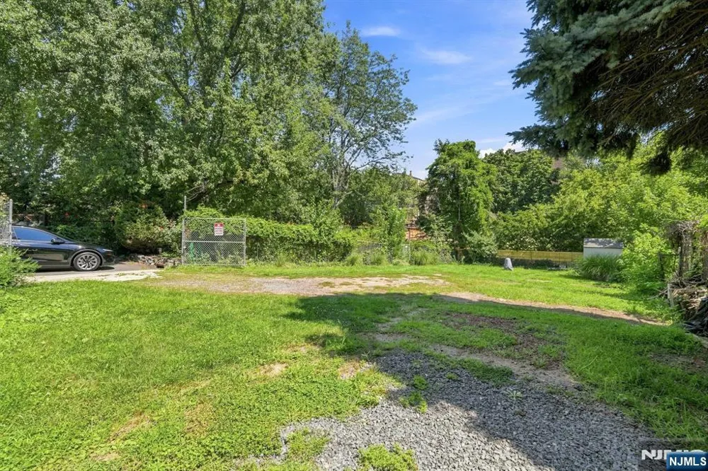 30 De Kalb Avenue Jersey City, NJ 07306