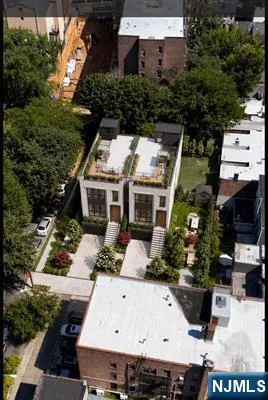 30 De Kalb Avenue Jersey City, NJ 07306