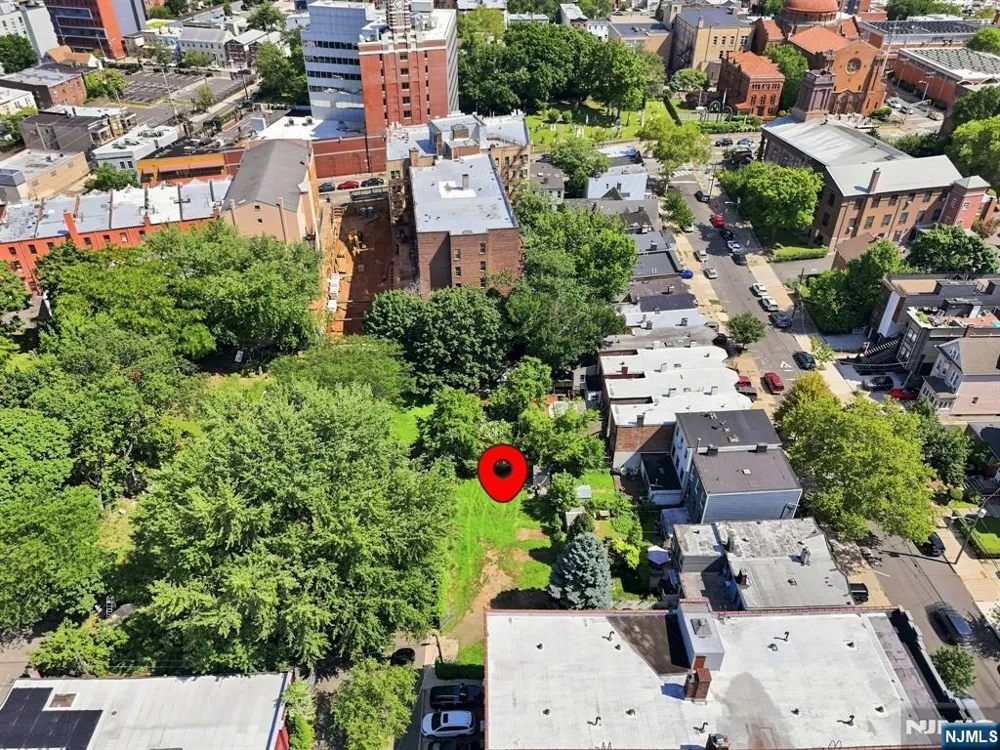 30 De Kalb Avenue Jersey City, NJ 07306