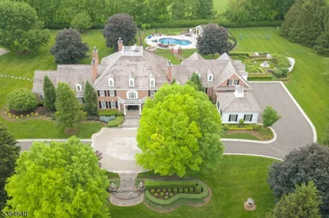 3 Winston Farm Ln